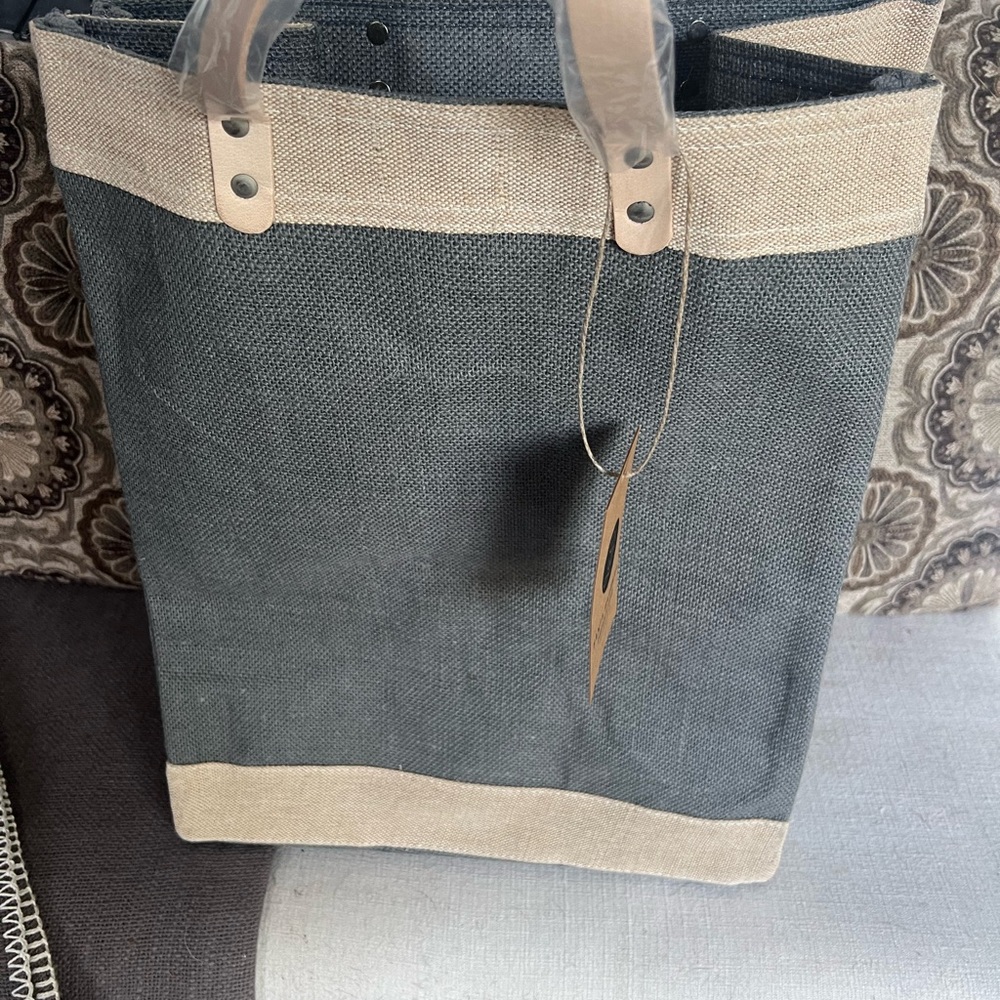 Hamptons Market Tote - Picture 3 of 5